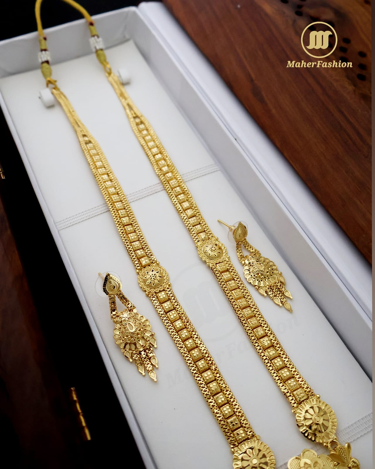 Paramparik Mahatrian Golden  Necklace